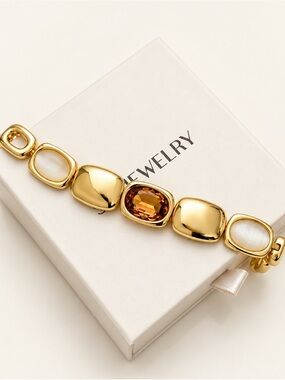 EXCLUSIVE LIMITED 14K Gold Plated Cushion Crystal Bracelet - Gema Style